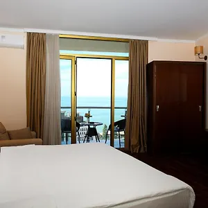 فندق كورنار إن, باتومي